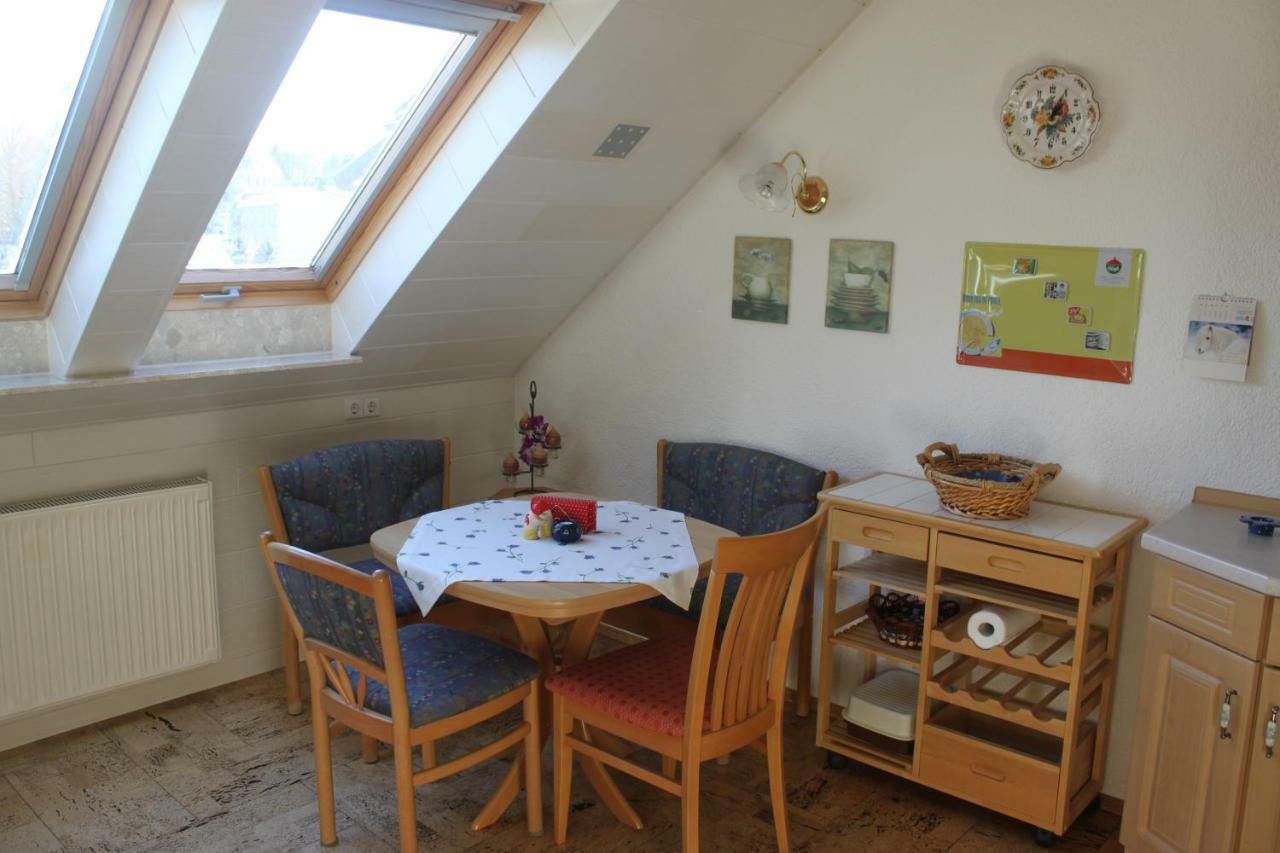 Ferienwohnung "Kuechenmeister" シュレッタウ エクステリア 写真