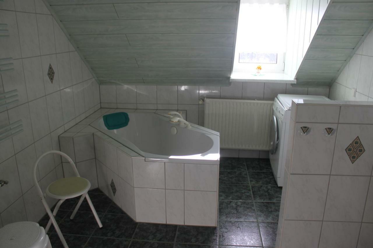 Ferienwohnung "Kuechenmeister" シュレッタウ エクステリア 写真