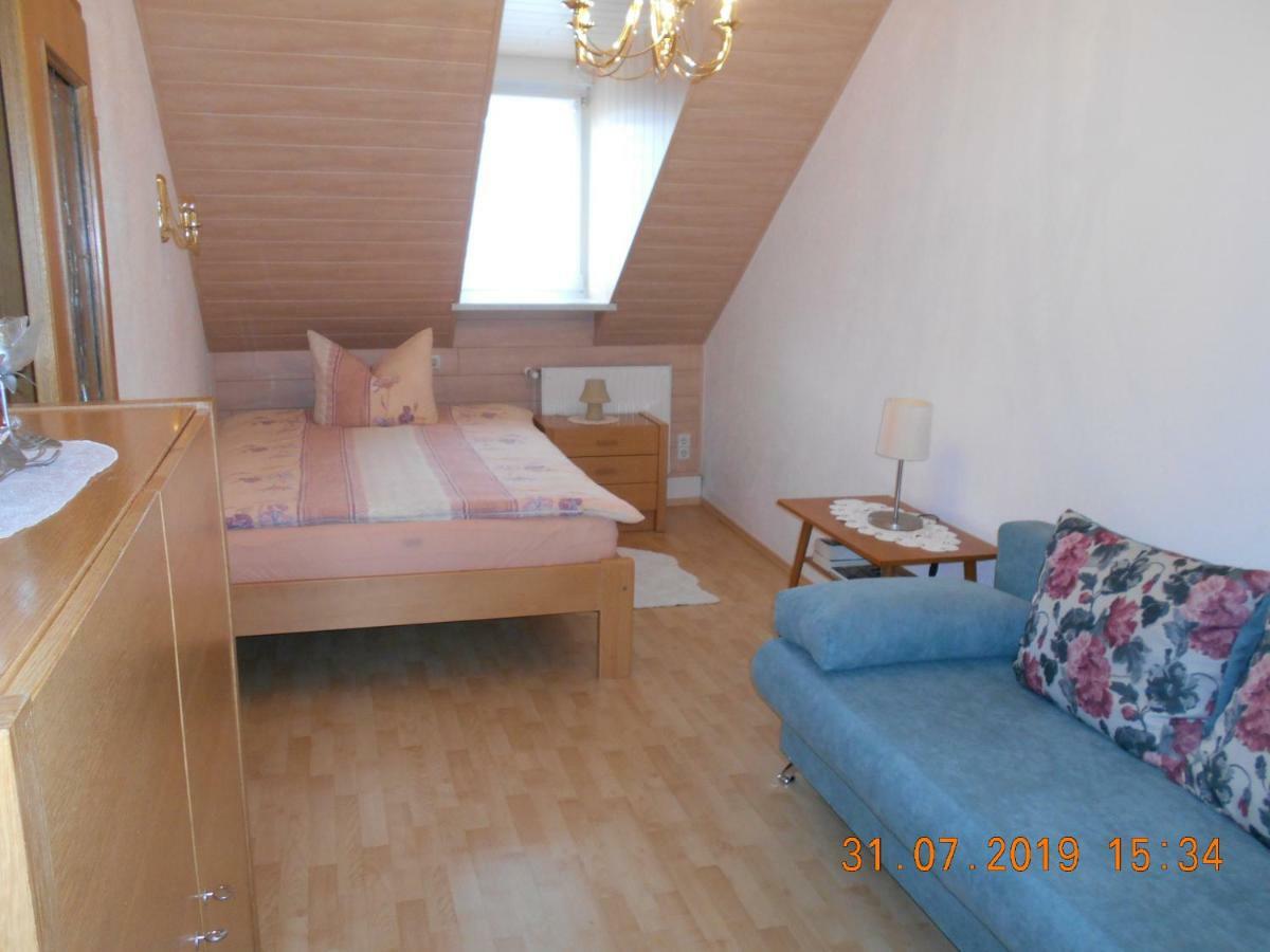 Ferienwohnung "Kuechenmeister" シュレッタウ エクステリア 写真